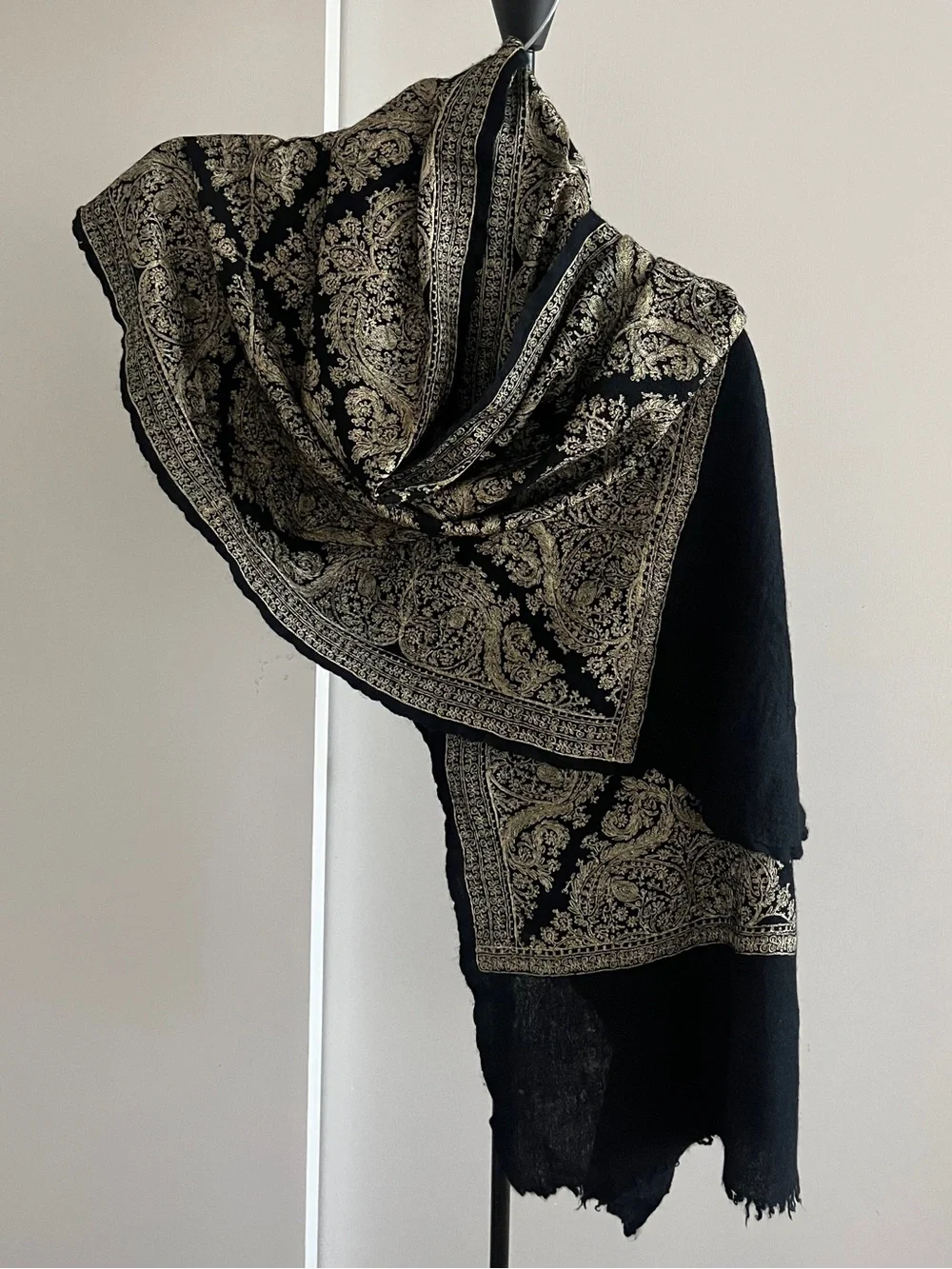 Stunning Kashmir 100% Wool Shawl Stole Black w Gold Silk Thread Full Embroidery
